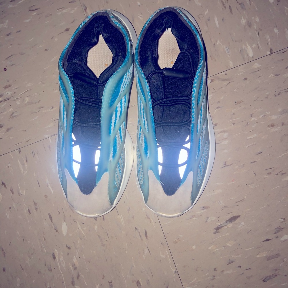 Yeezy 700 v3 blue